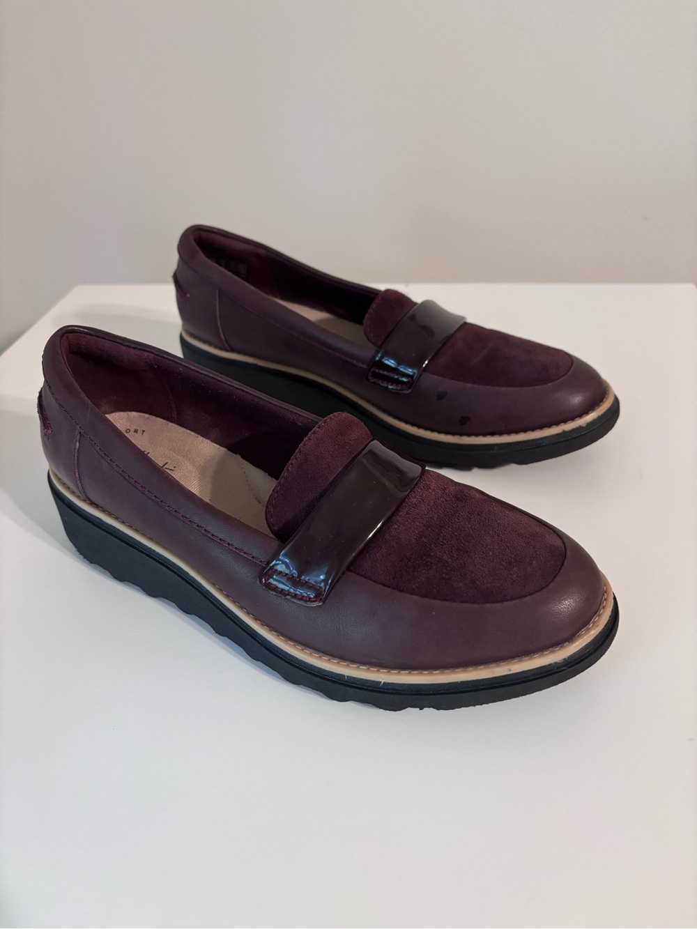 Preppy Clarks Burgundy Platform Loafers Leather Suede Slip-On Lug Sole